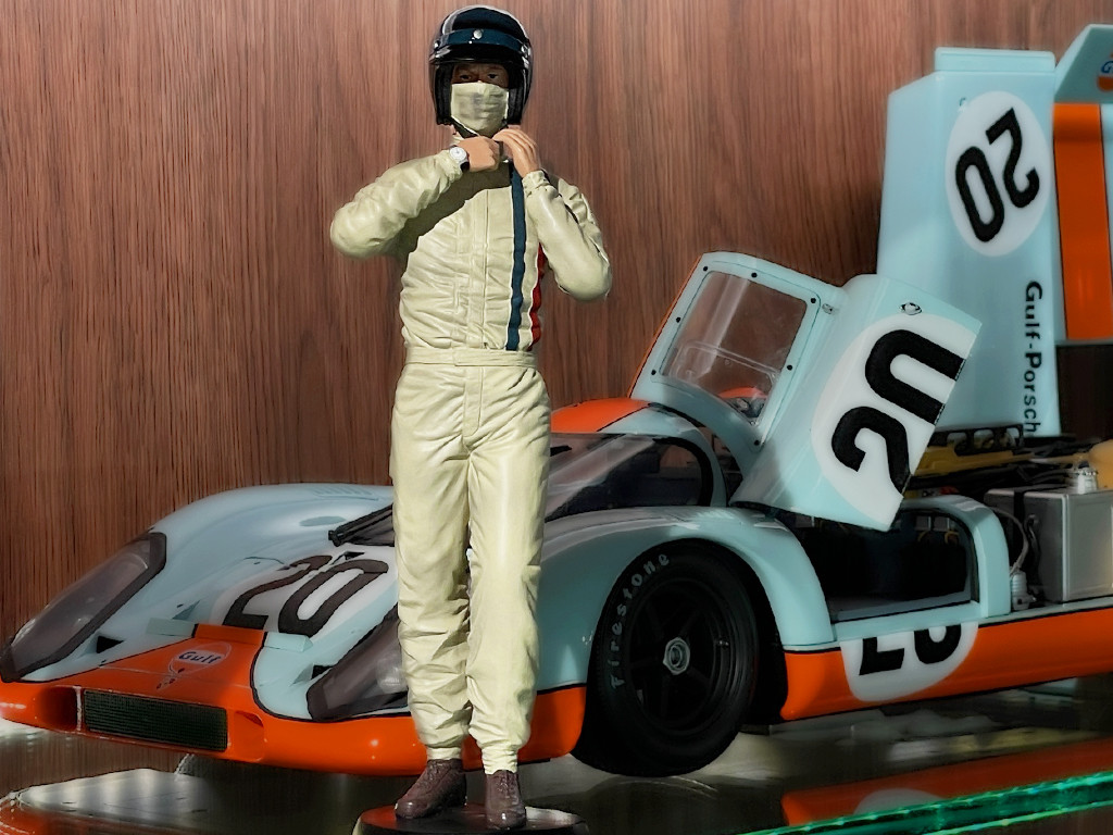 Figurine 1/12 Steve McQueen Porsche 1970 – Kit Résine Non Peint – Norev/Spark/CMR