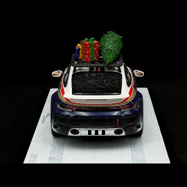 Porsche 911 Dakar Typ 992 2023 Roughroads mit Weihnachtsbaum und Geschenken 1/18 Spark WAP0211680SXMS