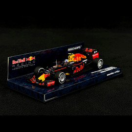 Max Verstappen Red Bull RB12 n° 33 Winner GP Spain 2016 1st F1 Victory 1/43 Minichamps 417160333