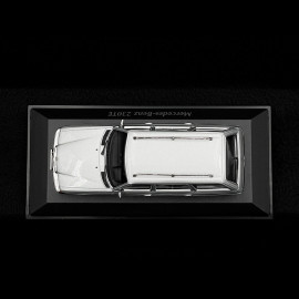 Mercedes-Benz 230 TE 1982 Silber 1/43 Minichamps 940032212