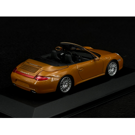 Porsche 911 Carrera 4 Cabriolet Type 997 2008 gold 1/43 Minichamps WAP02001618