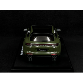 Porsche Panamera Turbo S Sport Turismo 2021 Natooliv Grün 1/18 GT Spirit GT447