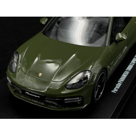 Porsche Panamera Turbo S Sport Turismo 2021 Nato Olive Green 1/18 GT Spirit GT447