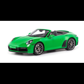 Porsche 911 Carrera 4S Cabriolet Type 992 2020 Python Green 1/8 Minichamps 800662001