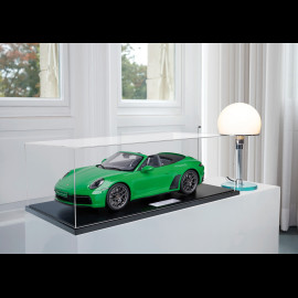 Porsche 911 Carrera 4S Cabriolet Type 992 2020 Python Green 1/8 Minichamps 800662001