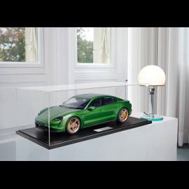 Porsche Taycan Turbo S 2020 Python Green Metallic 1/8 Minichamps 800660002