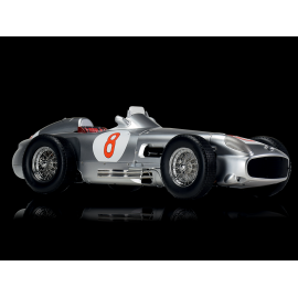 Kit Mercedes-Benz W196 R n° 8 Fangio F1 Weltmeister 1954 1/8 Bausatz Ixo Models