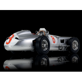 Kit Mercedes-Benz W196 R n° 8 Fangio F1 Weltmeister 1954 1/8 Bausatz Ixo Models