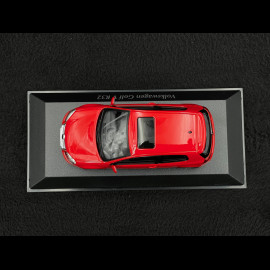 Volkswagen Golf R32 2005 Red 1/43 Minichamps 940054500