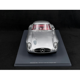 Mercedes-Benz 300 SLR Uhlenhaut Coupé 1955 Silber Metallic 1:12 Schuco 450052700