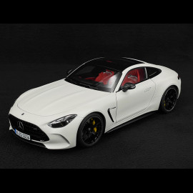 Mercedes-Benz AMG GT 63 4Matic - Opalitweiß Magno - 1:18 NZG 1034/41