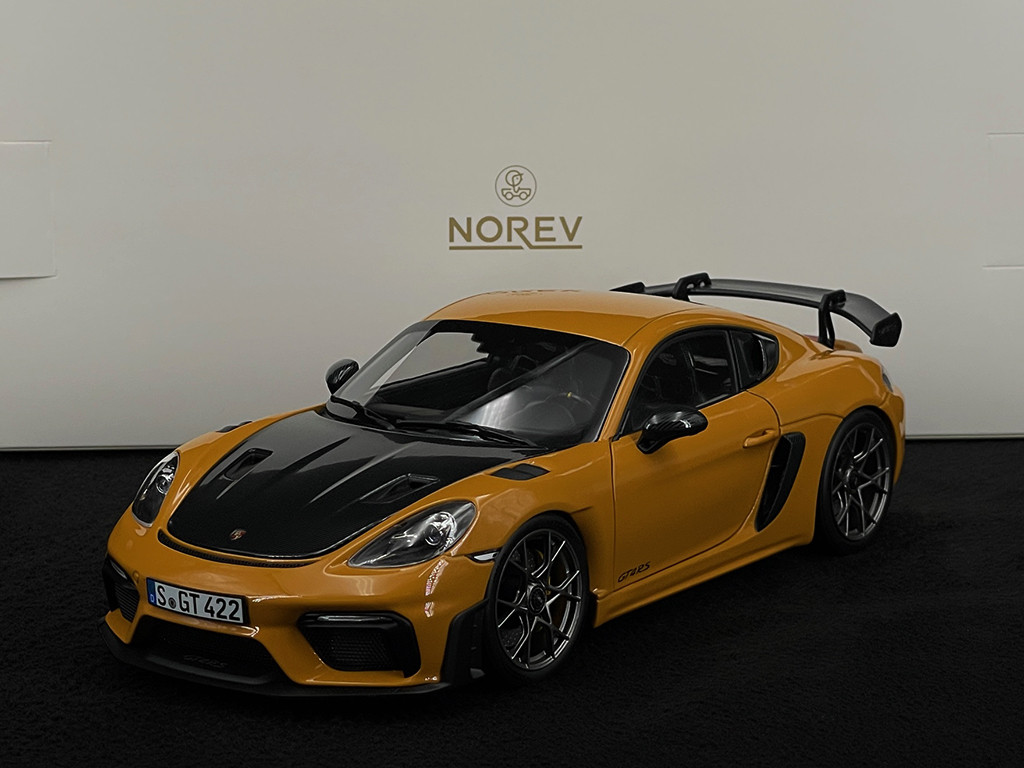 Porsche 718 Cayman GT4 RS 2023 Weissach Package Bahama Yellow 1:18