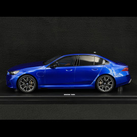 BMW M5 G90 Marina Bay Blau Metallic 2024 1/18 GT Spirit GT507