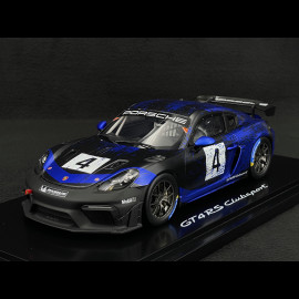 Exemplar Nr. 3/300 Porsche 718 Cayman GT4 RS Clubsport Typ 982 2023 Violett / Schwarz 1/18 Spark WAP0214150PCAY