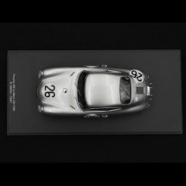 Porsche 356 Carrera 1500 No26 24h Le Mans 1956 1/18 Spark 18S676