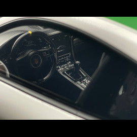 Porsche 911 R Type 991 2016 Reines Weiß mit Grünen Streifen 1/12 Schuco 450046900