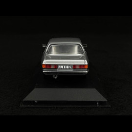 Mercedes-Benz 280 CE Coupé W123 Silbermetallic 1/43 Minichamps 430032221 Mercedes-Benz 280 CE Coupé W123 Silbermetallic 1/43 Minichamps 430032221