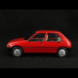 Peugeot 205 1984 Rot 1/18 MCG MCG18492