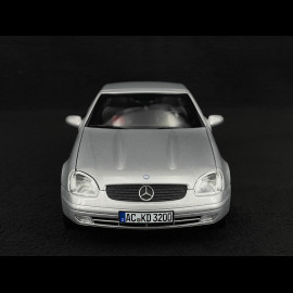 Mercedes-Benz SLK 1996 Silber 1/18 Norev 183020