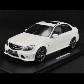 Mercedes-Benz C63 AMG 2007 Diamond White 1/18 GT Spirit GT928