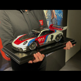 Porsche 911 GT3 R Rennsport Type 992 2024 Presentation Weiß / Rot / Blau 1/12 Spark WAP0235010SGTR
