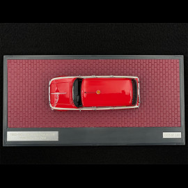 Alfa Romeo Giulia 105 Competition Assistance Scuderia Ferrari 1962 - 1972 1/43 Matrix MX40102-162