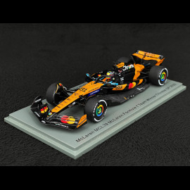 Oscar Piastri McLaren MCL39 n° 81 Winner Chinese GP 2025 With Pitboard 1/43 Spark S9580