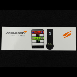 Oscar Piastri McLaren MCL39 n° 81 Winner Chinese GP 2025 With Pitboard 1/43 Spark S9580