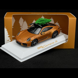 Porsche 911 Carrera S Type 922.2 2024 mit Weihnachtsbaum Nordic Gold Metallic 1/43 Spark WAP0200230T911