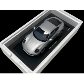 Porsche 911 Carrera GTS Type 992 Le Mans Centenaire Edition 2023 Silber 1/18 Spark WAP0210060RGTS