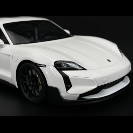 Porsche 911 Taycan Turbo GT 2024 White 1/18 Minichamps 117069404 Porsche 911 Taycan Turbo GT 2024 White 1/18 Minichamps 117069404