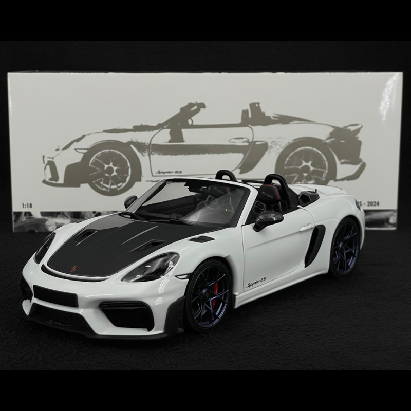 Porsche 718 Spyder RS Weissach Package 2024 White 1/18 Minichamps 110063131 Porsche 718 Spyder RS Weissach Package 2024 White 1/18 Minichamps 110063131