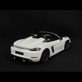 Porsche 718 Spyder RS Weissach Package 2024 White 1/18 Minichamps 110063131 Porsche 718 Spyder RS Weissach Package 2024 White 1/18 Minichamps 110063131