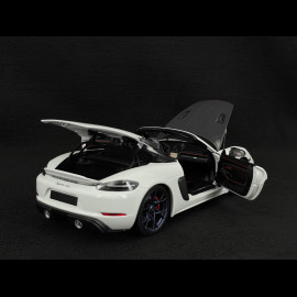 Porsche 718 Spyder RS Weissach Package 2024 White 1/18 Minichamps 110063131 Porsche 718 Spyder RS Weissach Package 2024 White 1/18 Minichamps 110063131