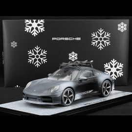 Porsche 911 Carrera S Typ 992.2 2024 Schwarz mit Porsche Skiern 1/18 Spark WAP0210230T911