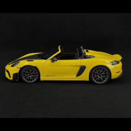 Porsche 718 Spyder RS Weissach Package 2024 Racing Gelb 1/18 Minichamps 110063132