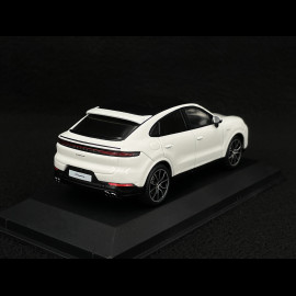 Porsche Cayenne E-Hybrid Coupe 2024 Carrara-Weiß Metallic 1/43 Solido WAP0200320RCAY