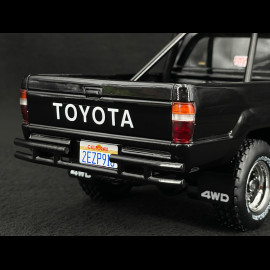 Toyota Hilux SR5 1985 Glänzendes Schwarz 1/18 Ottomobile OT481B