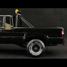 Toyota Hilux SR5 1985 Glänzendes Schwarz 1/18 Ottomobile OT481B