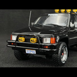 Toyota Hilux SR5 1985 Glossy Black 1/18 Ottomobile OT481B