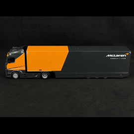 Lando Norris McLaren MCL38 n° 4 Mit LKW Mercedes-Benz Actros 2 F1 2024 1/43 Bburago 38401
