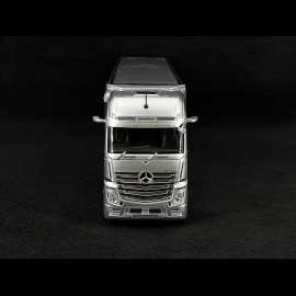 Mercedes-AMG Actros Renntransporter F1 2023 Grau / Schwarz 1/43 Spark S8599
