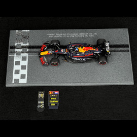 Max Verstappen Red Bull RB20 n° 1 Sieger Weltmeisterschaft 2024 F1 + Boxentafel 1/43 Spark S9547