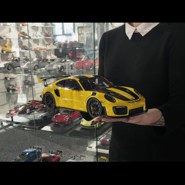 Porsche 911 GT2 RS Typ 991.2 Weissach Package 2018 Renngelb 1/12 GT Spirit GT535