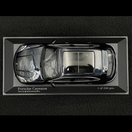 Porsche Cayenne 2017  Mondlichtblau 1/43 Minichamps 410066300