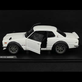 Nissan Skyline C10 Hakosuka Works 1970 White Pearl 1/18 Solido S1813001