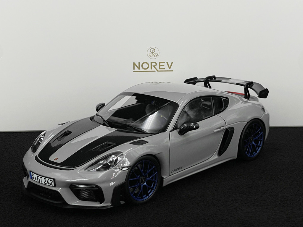 Porsche 718 Cayman GT4 RS 2023 Kreidegrau Weissach Package 1/18