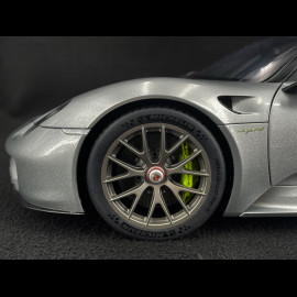 Porsche 918 Spyder Weissach Package 2013 GT Silber 1/12 Autoart 12123
