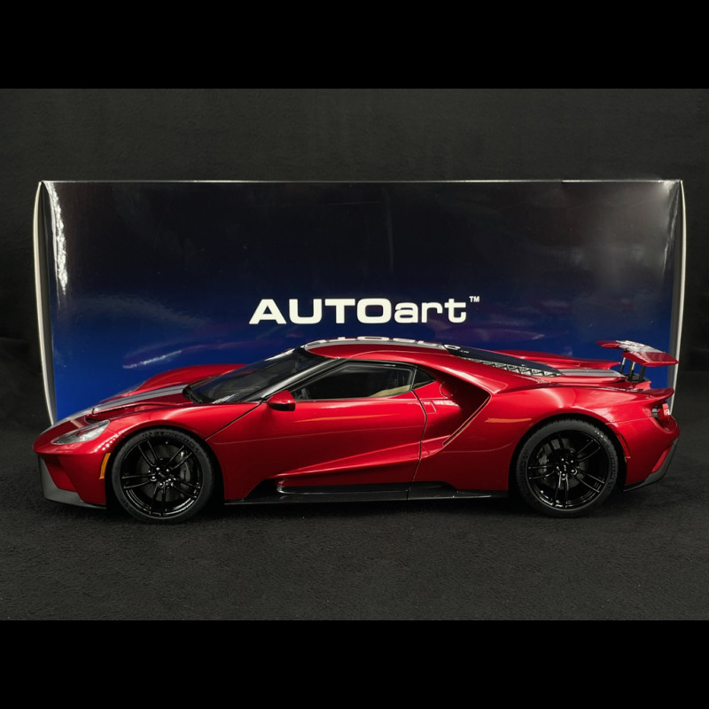 Ford GT 2017 Liquid Red / Silberstreifen 1/12 Autoart 12106
