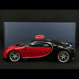 Bugatti Chiron 2017 Italienisches Rot / Nocturne Schwarz 1/12 Autoart 12113